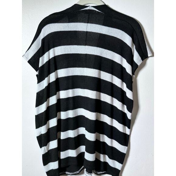 ZARA Women's Black White Striped Print Short Sleeves V-Neck Sweater Size Large - Picture 3 of 5
